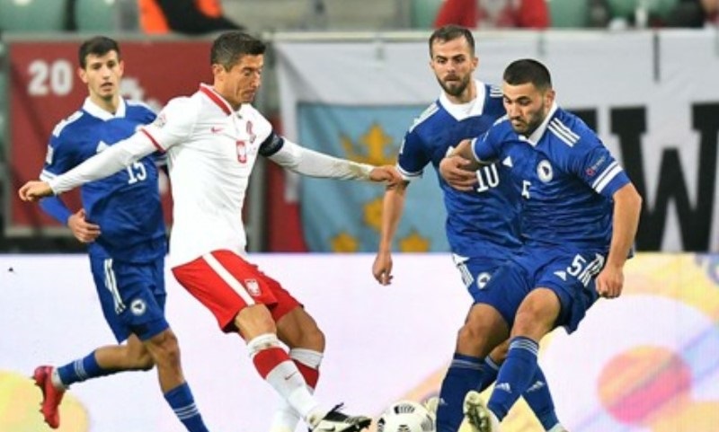 Soi kèo phạt góc Bosnia-Herzegovina vs Ba Lan, 01h45 ngày 6/10 - Ảnh 1