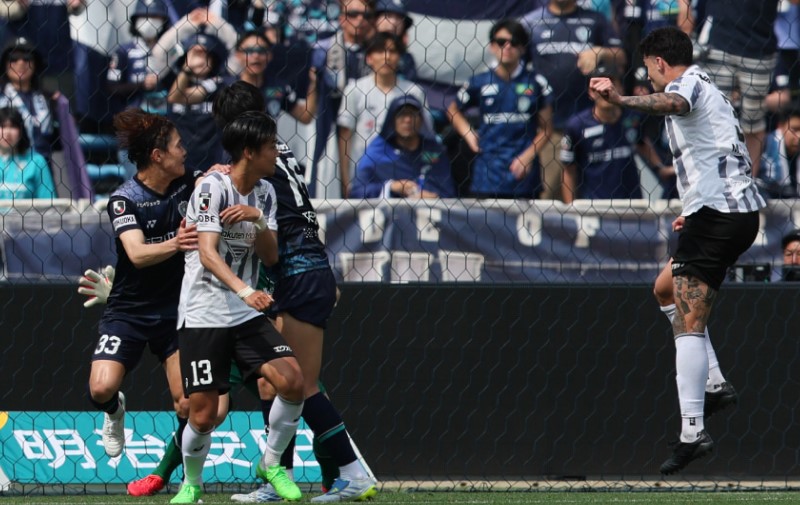 Nhận định, Soi kèo Avispa Fukuoka vs Fagiano Okayama 13h00 ngày 10/10: Chủ nhà chạm đáy - Ảnh 1