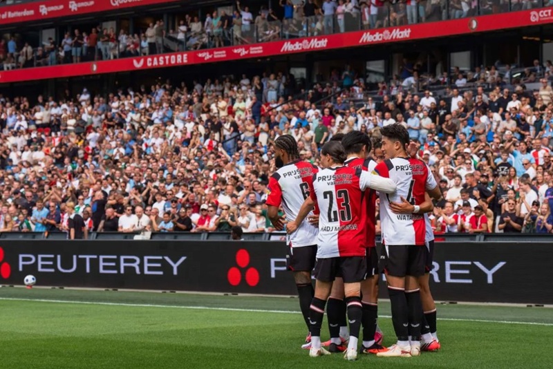 Nhận định, Soi kèo Feyenoord vs AZ Alkmaar 23h45 ngày 10/10: Khách bất ổn - Ảnh 1