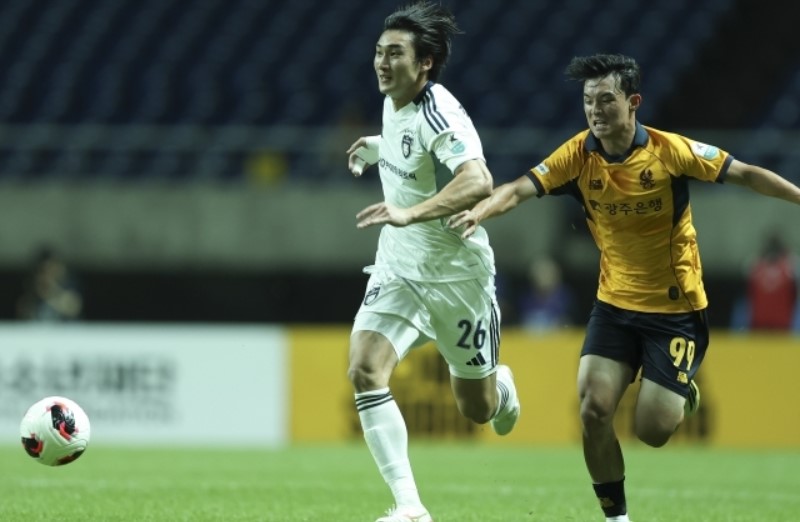 Nhận định, Soi kèo Gwangju vs Ulsan 12h00 ngày 11/10: Sáng kèo cửa dưới - Ảnh 1