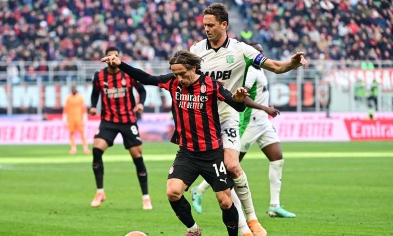 Soi kèo phạt góc Sassuolo vs AC Milan, 23h00 ngày 11/10 - Ảnh 1