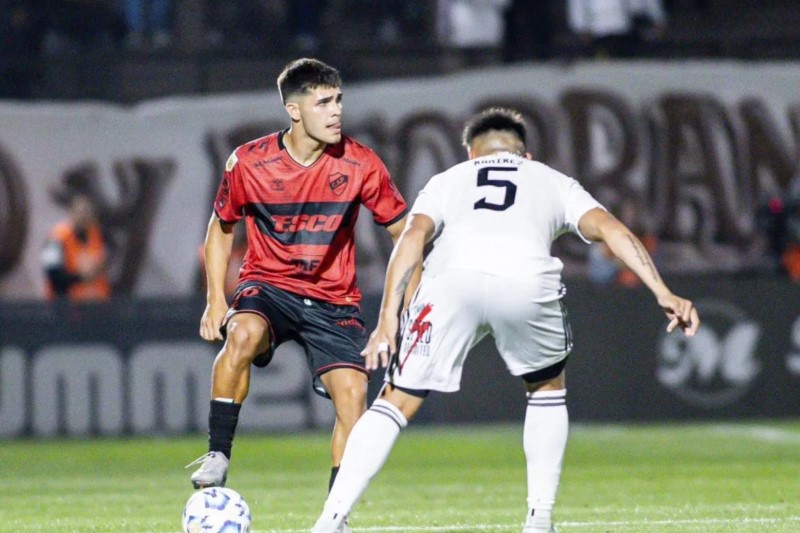 Nhận định, Soi kèo Mendoza vs Newell’s Old Boys 04h30 ngày 13/10: Tiếp đà hưng phấn - Ảnh 1