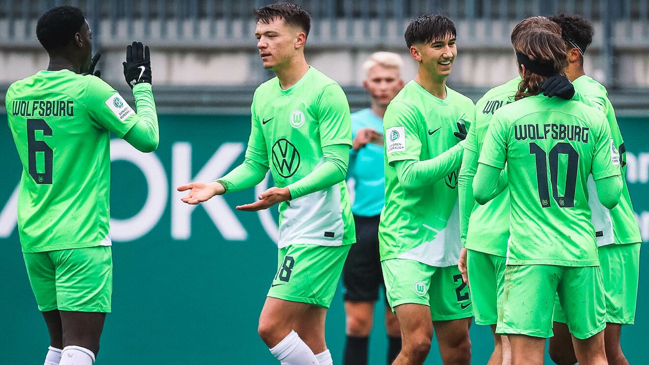 Nhận định, Soi kèo Bochum vs Wolfsburg 23h30 ngày 23/10: 2 kẻ cùng cảnh ngộ - Ảnh 1