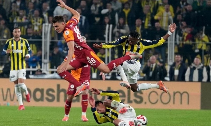 Soi kèo phạt góc Galatasaray vs Fenerbahce, 01h30 ngày 27/10 - Ảnh 1
