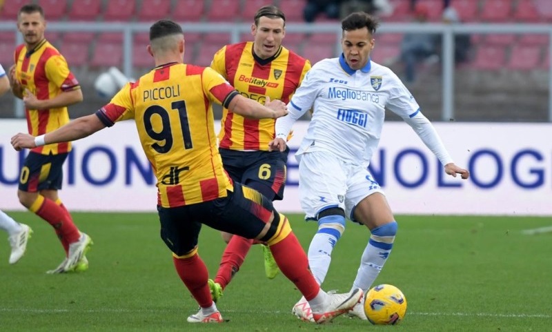 Soi kèo phạt góc Frosinone vs Lecce, 00h30 ngày 30/10 - Ảnh 1