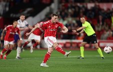 VAR giúp Nottingham giành chiến thắng ở bán kết Cúp C2 châu Âu