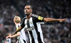 Newcastle đồng ý bán Isak với mức giá 130 triệu bảng
