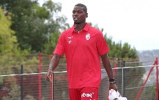 Pogba lại hoãn ngày ra mắt tại Monaco