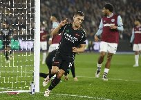 Vùi dập hàng xóm, Arsenal phả hơi nóng vào gáy Liverpool