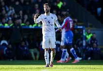 Fernandes lọt Top 4 chân chuyền vĩ đại nhất lịch sử MU