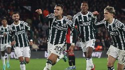 MU ngừng mặc áo sân khách màu xanh lá 