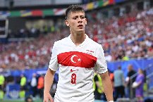 Arda Guler bị CĐV áo tấn công sau hành động khiêu khích