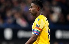 Guehi nổi giận vì thương vụ đổ bể, tính chuyện từ chức đội trưởng Crystal Palace