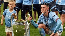 Phil Foden có thu nhập cực khủng nhờ MXH 