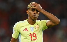 Yamal rút lui khỏi ĐT Tây Ban Nha