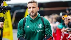 Tái phát chấn thương, Shaw viết tâm thư đẫm nước mắt