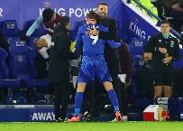 Van Nistelrooy xuất chiêu, Leicester City lập tức có 3 điểm