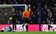 Chelsea và Arsenal hụt hơi trong cuộc đua vô địch