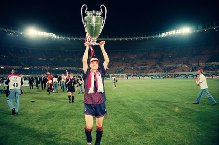 Nhà vô địch Cúp C1 tái xuất ở tuổi 55