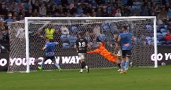 Kết quả bóng đá hôm nay tối 5/5: Melbourne Victory thắng ở loạt luân lưu