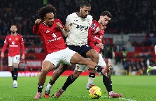 MU mất điểm trước đội bóng thuộc nhóm cầm đèn đỏ