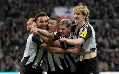 Đả bại Arsenal, Newcastle vào chung kết cúp Liên đoàn
