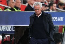 Vì sao HLV Mourinho có thể bị Benfica sa thải sớm?