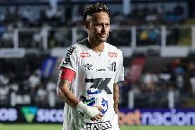 Neymar bất ngờ lên bàn mổ