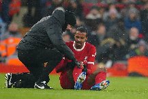 Joel Matip chấn thương nặng, Liverpool tan hoang hàng thủ
