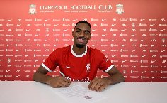 Liverpool ‘trói chân’ Gravenberch đến năm 2032