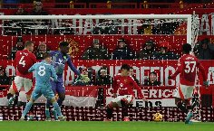 CĐV kêu gọi HLV Amorim loại 2 cái tên sau trận thua Nottingham