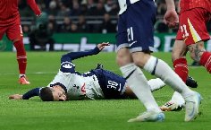 Tottenham trả giá đắt cho chiến thắng trước Liverpool