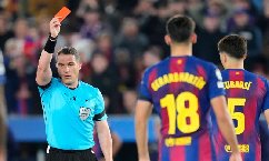 Barcelona vô đối về thẻ đỏ tại Cúp C1