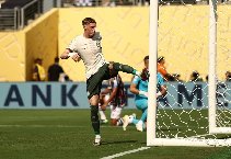 Palmer không hài lòng, ‘dằn mặt’ Jackson ngay trên sân