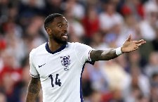 Tiền đạo ĐT Anh bị bắt vì tấn công người hâm mộ