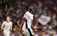 Hàng công bùng nổ, Anh trút mưa bàn thắng vào lưới Serbia