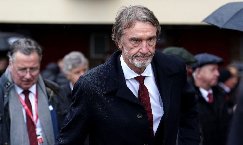Sir Jim Ratcliffe chỉ ra 5 ngôi sao MU không xứng đáng với mức lương hiện tại