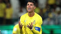 Al Nassr bất ngờ trì hoãn gia hạn với Ronaldo