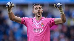 Barcelona công bố tân binh đầu tiên trong hè 2025