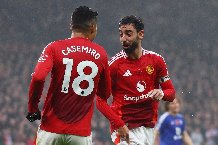 Fernandes rực sáng trong trận đấu thứ 250, Van Nistelrooy chia tay đầy ngạo nghễ