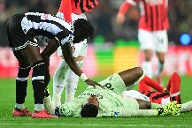 Va chạm với đồng đội, Maignan phải nhập viện khẩn cấp