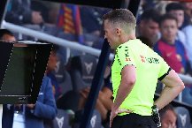 Trọng tài El Clasico gây bão: Bị tố thiên vị Real Madrid ra mặt