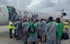 ĐT Nigeria gặp sự cố nghiêm trọng trên không