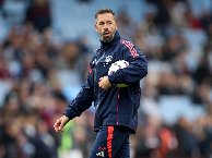 Amorim từ chối, Van Nistelrooy chính thức rời MU