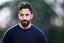 Vì sao Amorim ‘phũ phàng’ với Van Nistelrooy?