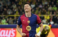 Barcelona không gia hạn với Lewandowski