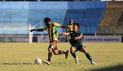 Kết quả bóng đá hôm nay tối 13/11: Persewar Waropen cầm chân Persipal Palu