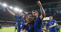 Soi kèo phạt góc Moldova vs Italia, 2h45 ngày 14/11