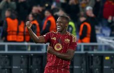 Cầu thủ Saudi Arabia vừa đi vào lịch sử cúp châu Âu là ai?