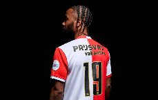 Sterling chưa được phép tập luyện tại đội bóng mới